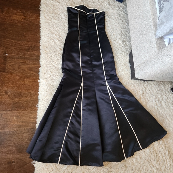 Scott McClintock Vintage Black and White Formal Gown - Picture 3 of 5